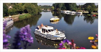 River cruise Mayenne